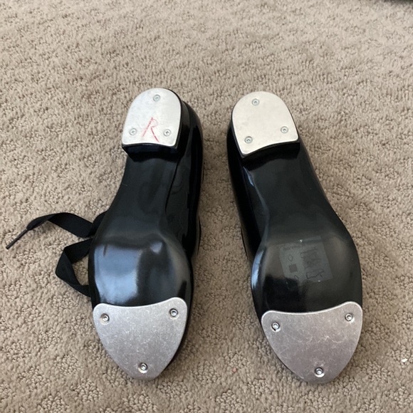 Girls Tempo Leo’s black tap shoes - Picture 3 of 4